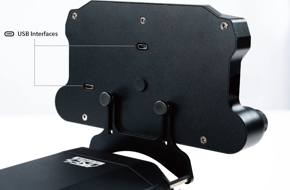 Two rear data ports for flexible CSD Lite cable routing
